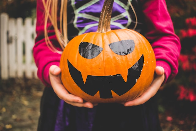 How to celebrate Halloween with your young children 