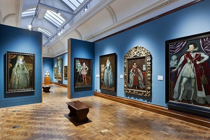 Art Walks and Hidden Galleries Worth Planning a Trip Around